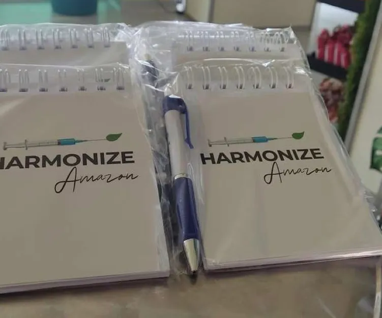 Blocos de anotação e caneta personalizados